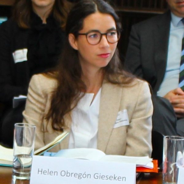 Helen Obregón